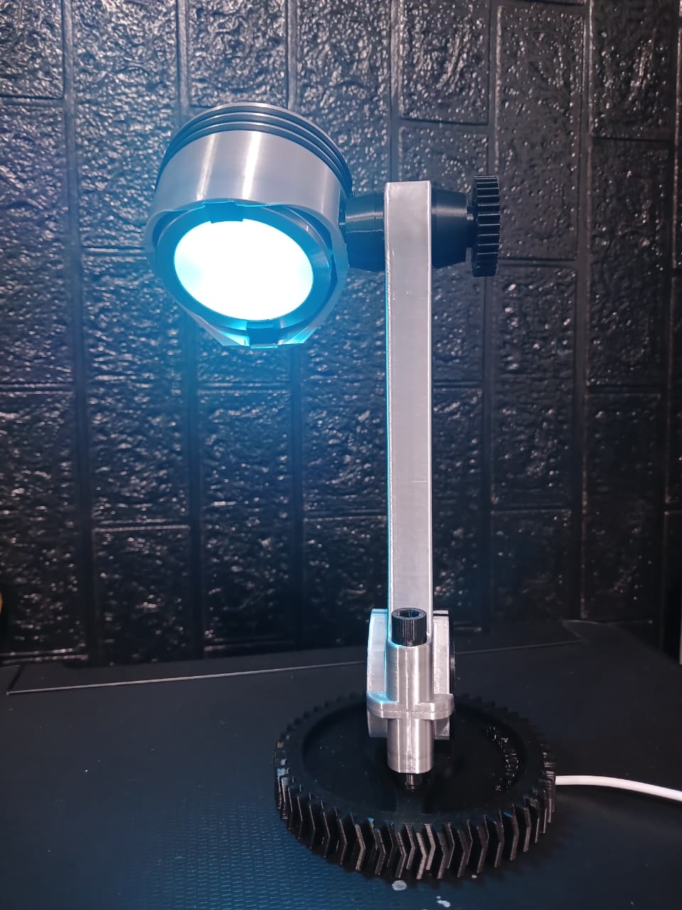 Luminária De Mesa Abajur Pistão De Motor Led 3d